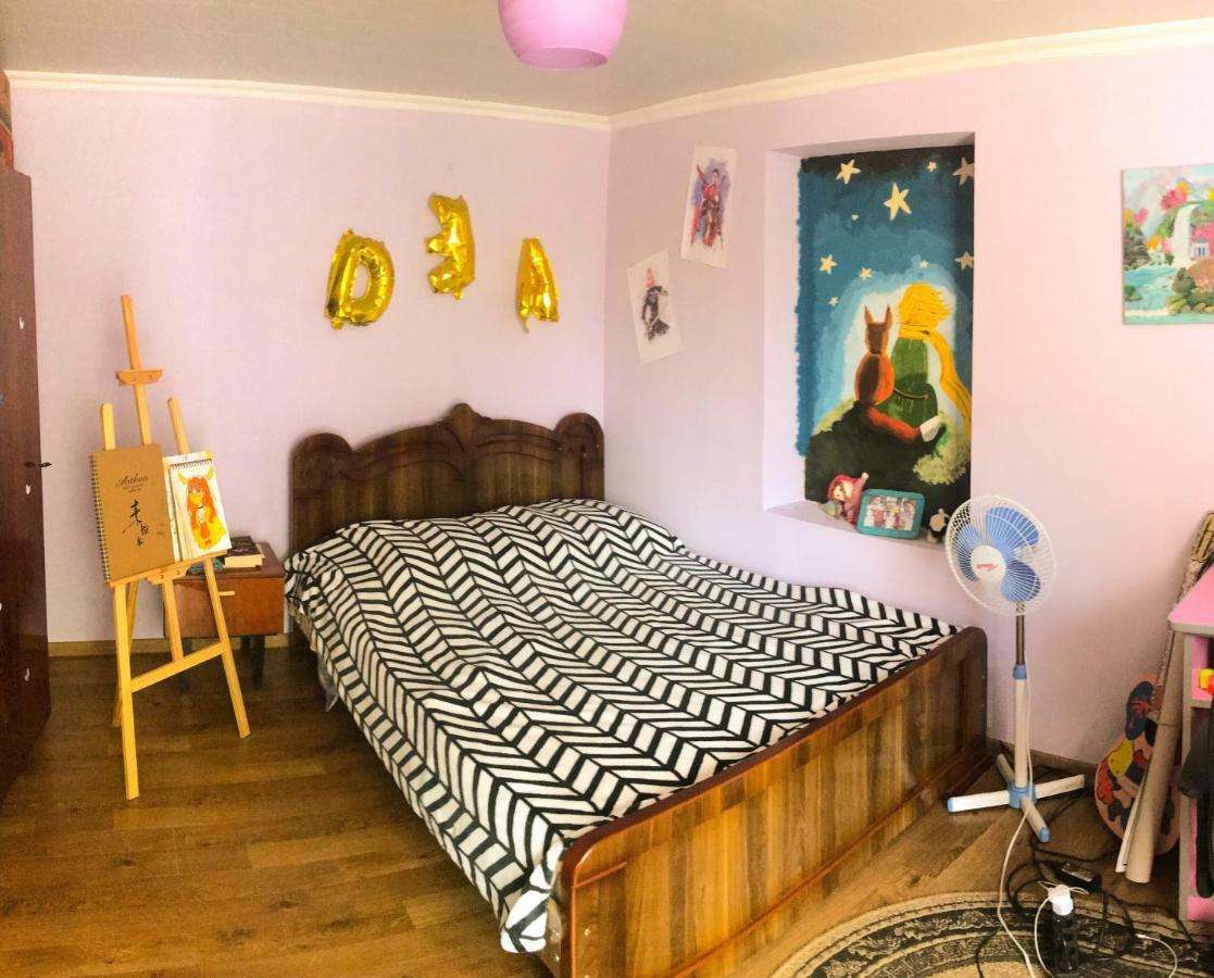 Dea Hotel Sugdidi Eksteriør billede
